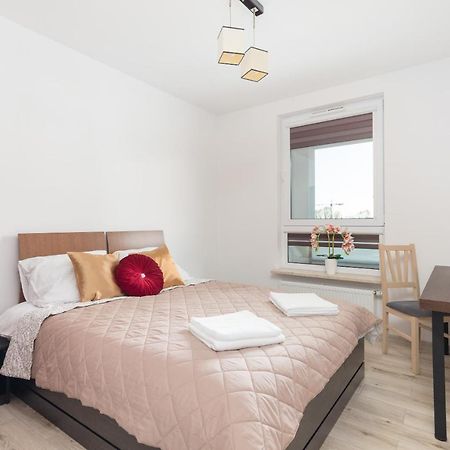Metro Targowek Homely Apartment วอร์ซอ ภายนอก รูปภาพ